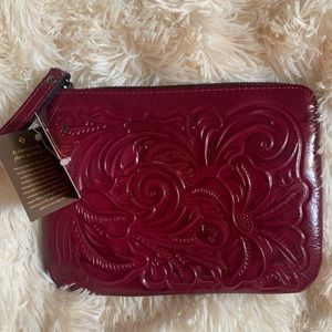 Patricia Nash NEW Cassini wristlet.  Genuine leather